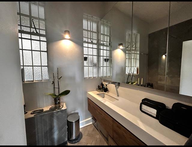 2 BEDROOM APARTMENT FOR SALE IN HOUGHTON ESTATE